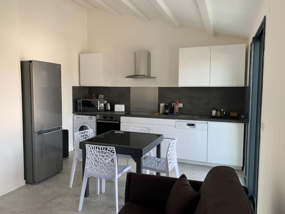 Maison Terrasse Proche Centre Ville Et Ile De Re ラ・ロシェル エクステリア 写真